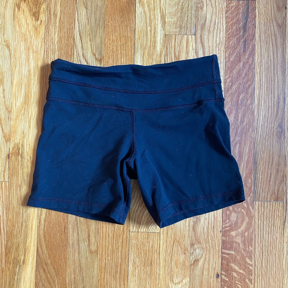 Black Lululemon biker shorts